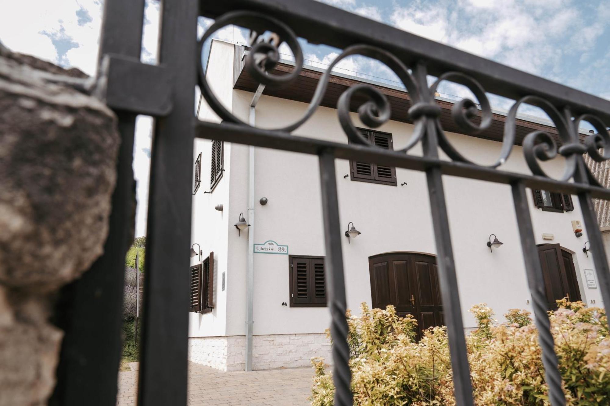 Rókusfalvy Birtok Vendégház Etyek Esterno foto